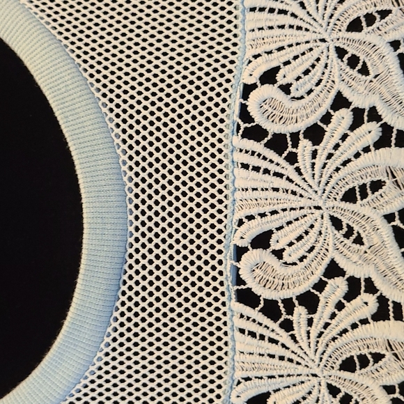 Ann Taylor Loft Powder Blue Embroidered Tee Top sz XS - Picture 6 of 6